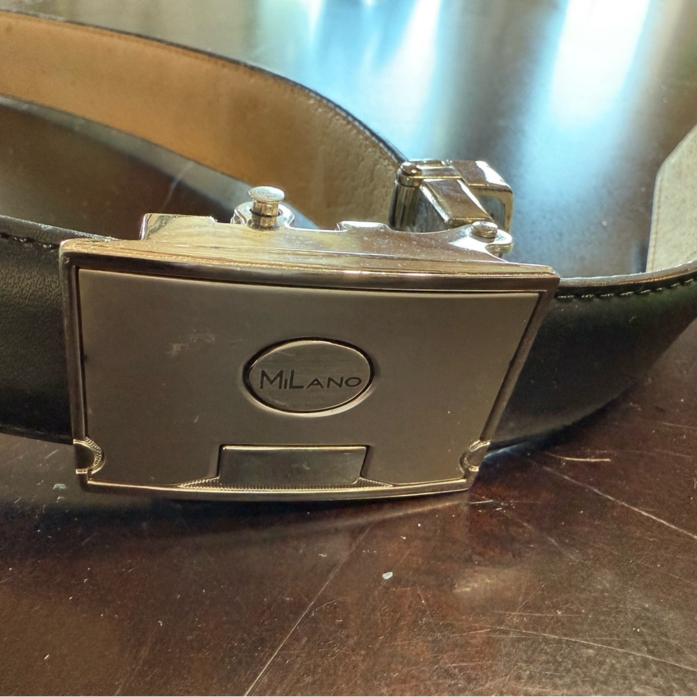 metalic belt adjustable size 38 leather‎ silver buckle Milano made Italy